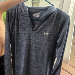 Under Armour pull over long sleeve blue